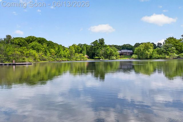 9961 Cross Creek Drive, Green Oak Township, MI 48178