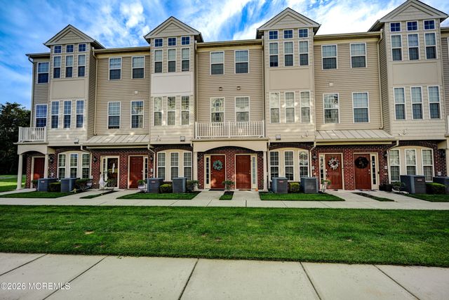 5 Kyle Drive, Tinton Falls, NJ 07712