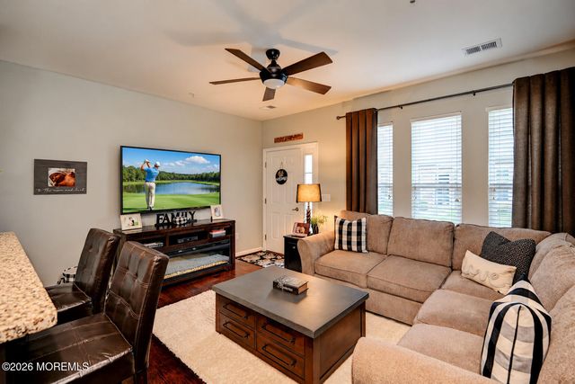 5 Kyle Drive, Tinton Falls, NJ 07712