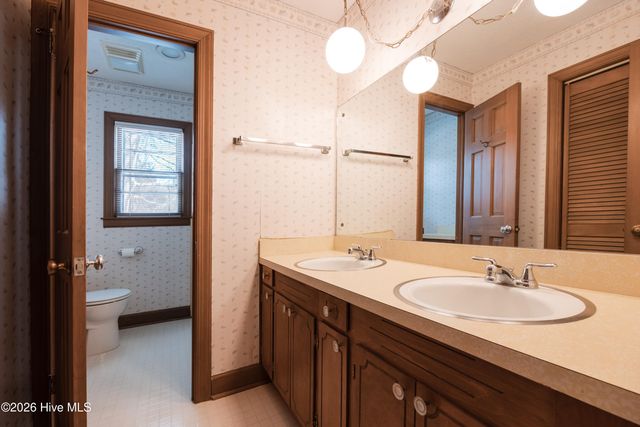 1012 Ensworth Road NW, Wilson, NC 27896