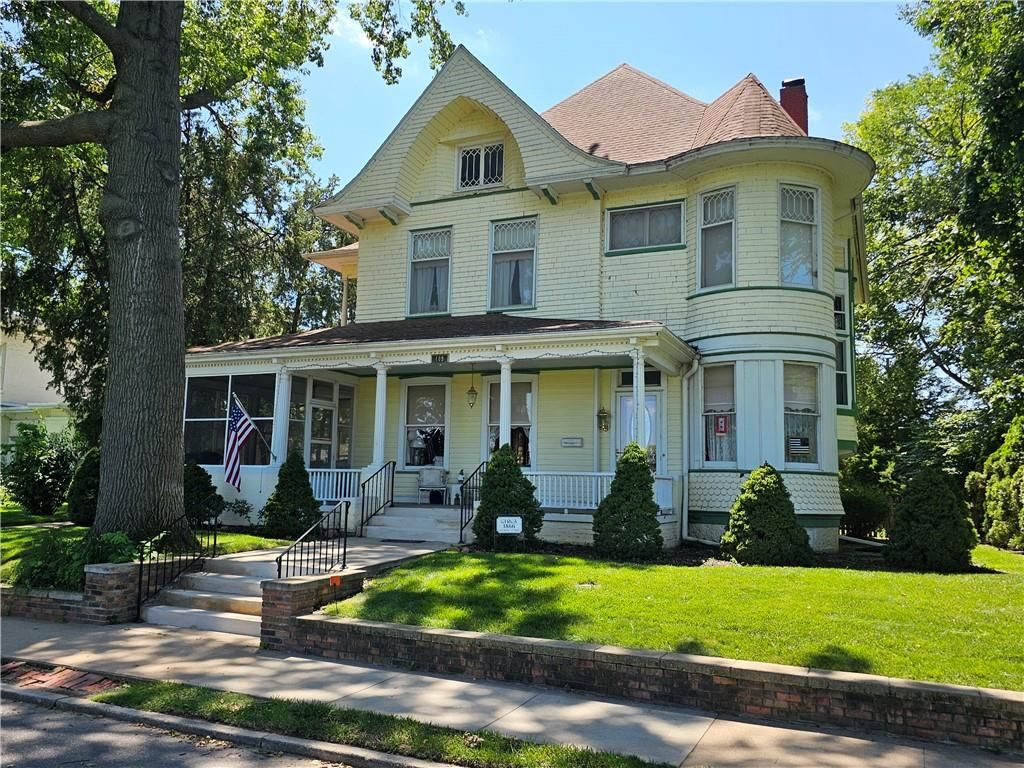 409 N Esplanade Street, Leavenworth, KS 66048