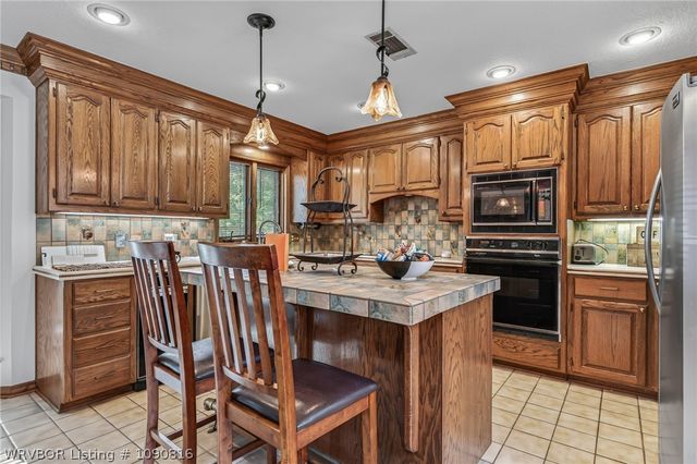 901 S 68th Lane, Fort Smith, AR 72903