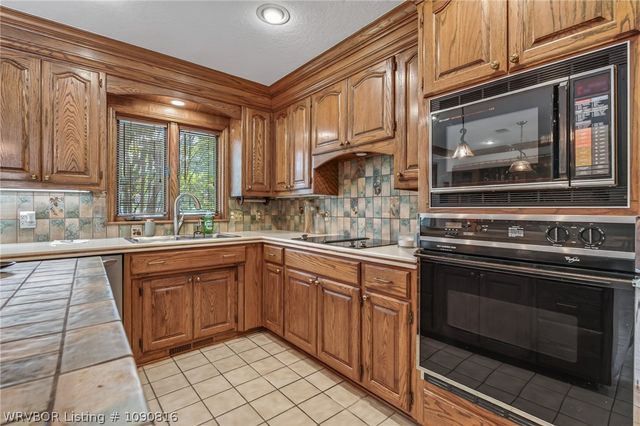 901 S 68th Lane, Fort Smith, AR 72903