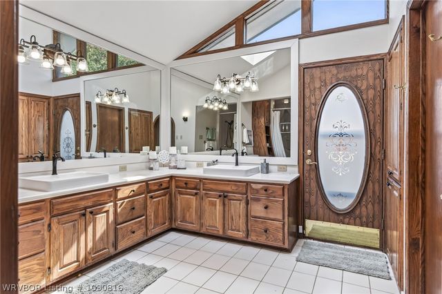901 S 68th Lane, Fort Smith, AR 72903