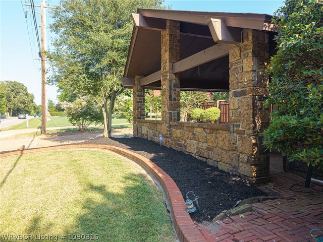 901 S 68th Lane, Fort Smith, AR 72903