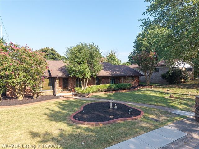 901 S 68th Lane, Fort Smith, AR 72903