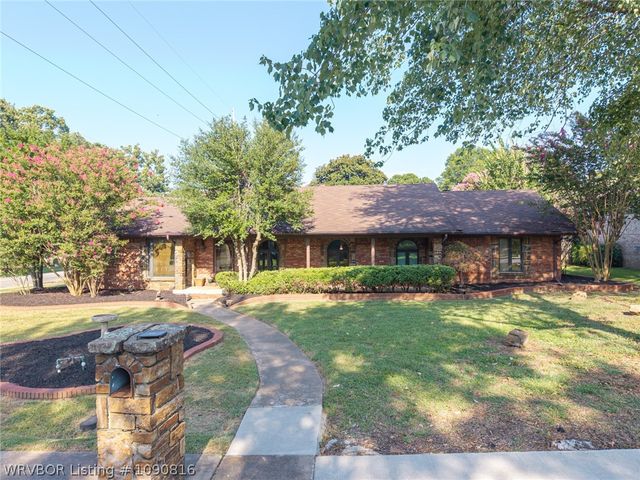 901 S 68th Lane, Fort Smith, AR 72903