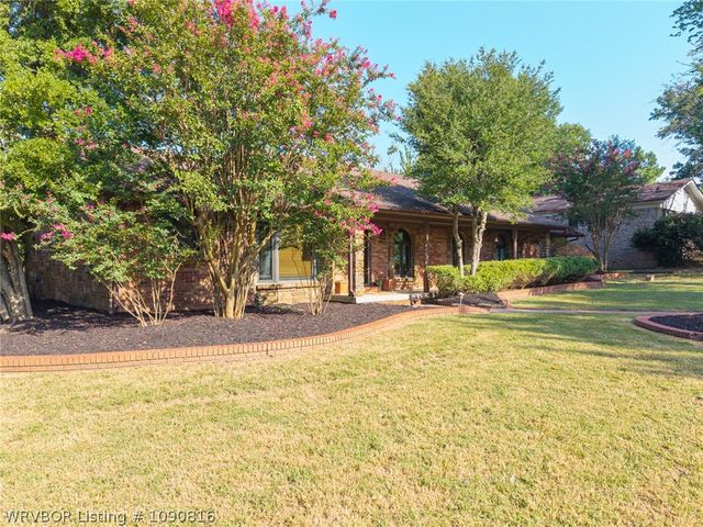 901 S 68th Lane, Fort Smith, AR 72903