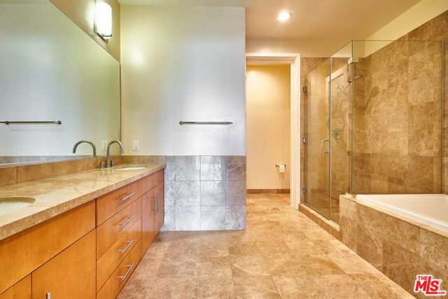 3223 W 6th Street 807, Los Angeles, CA 90020