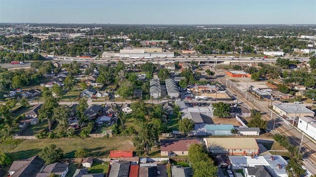 119 Sylvester Road, Houston, TX 77009