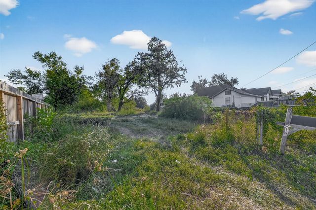 119 Sylvester Road, Houston, TX 77009