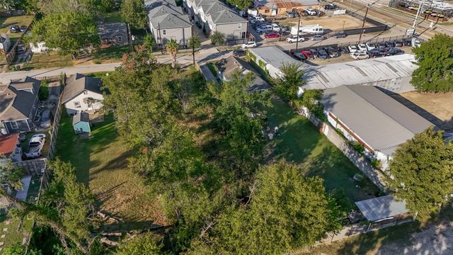 119 Sylvester Road, Houston, TX 77009