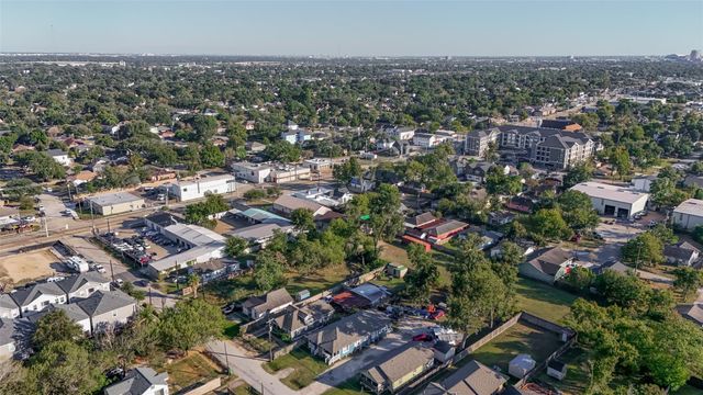 119 Sylvester Road, Houston, TX 77009