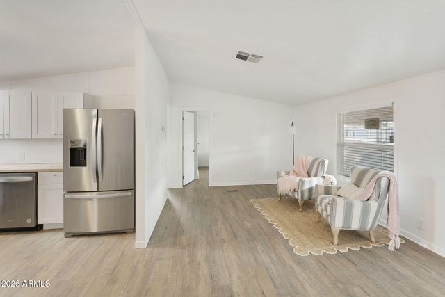 555 W WARNER Road 35, Chandler, AZ 85225