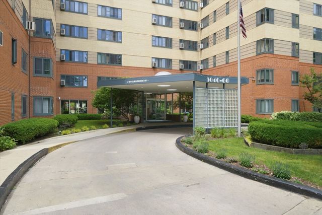 5044 N Marine Drive A7, Chicago, IL 60640