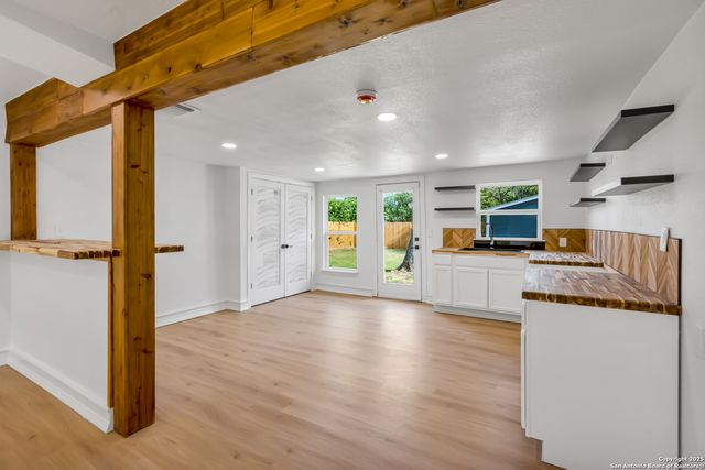 206 Sussex, San Antonio, TX 78221