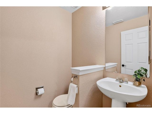 6414 Silver Mesa Dr E, Highlands Ranch, CO 80130