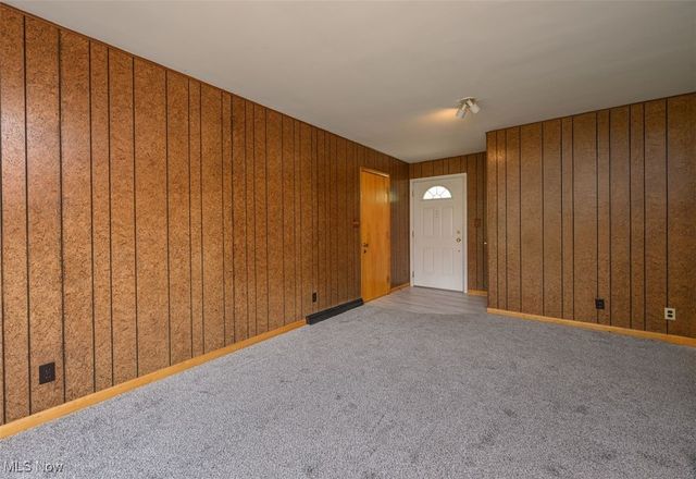 715 Highland Park Drive, New Franklin, OH 44319