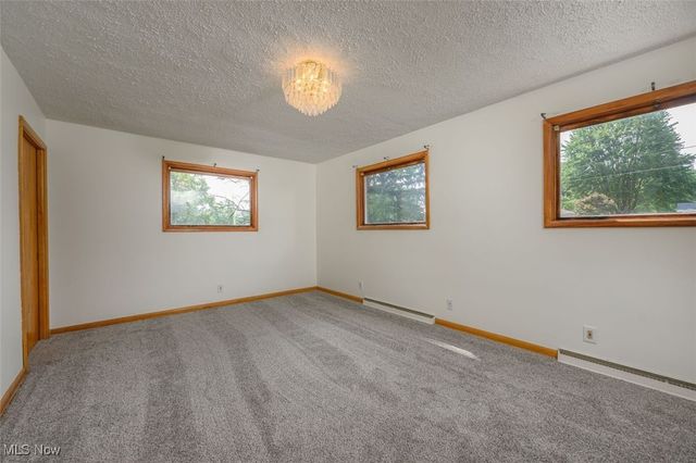 715 Highland Park Drive, New Franklin, OH 44319