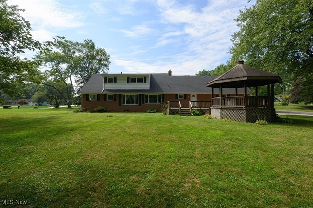 715 Highland Park Drive, New Franklin, OH 44319