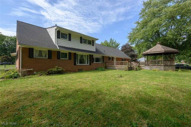 715 Highland Park Drive, New Franklin, OH 44319