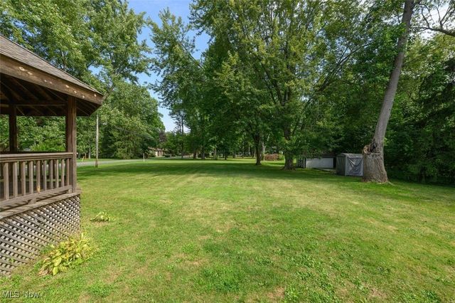 715 Highland Park Drive, New Franklin, OH 44319