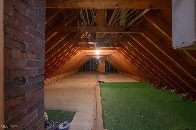 715 Highland Park Drive, New Franklin, OH 44319