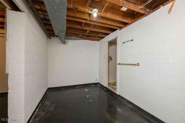 715 Highland Park Drive, New Franklin, OH 44319