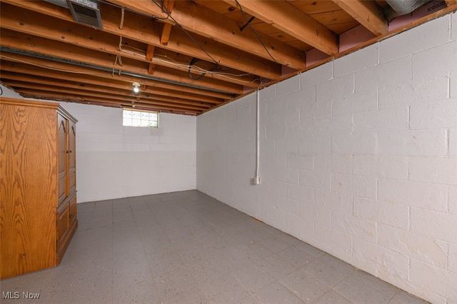 715 Highland Park Drive, New Franklin, OH 44319