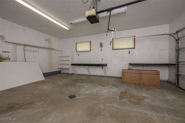 715 Highland Park Drive, New Franklin, OH 44319