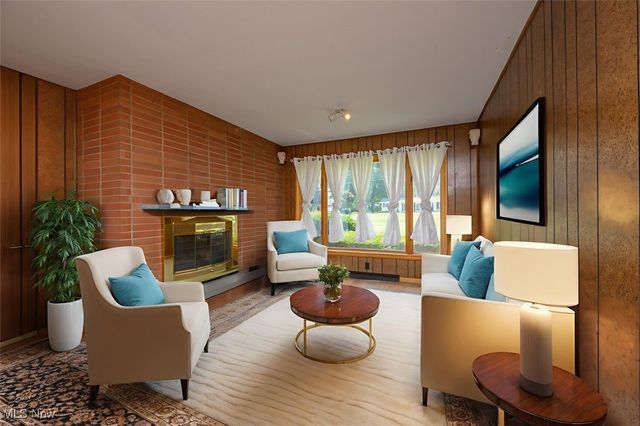 715 Highland Park Drive, New Franklin, OH 44319