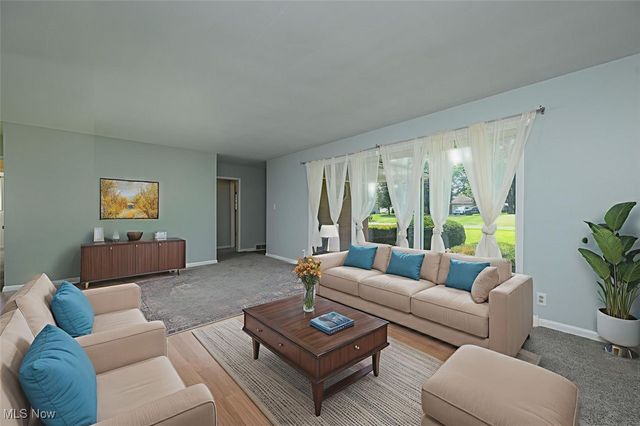 715 Highland Park Drive, New Franklin, OH 44319