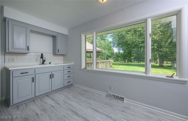 715 Highland Park Drive, New Franklin, OH 44319