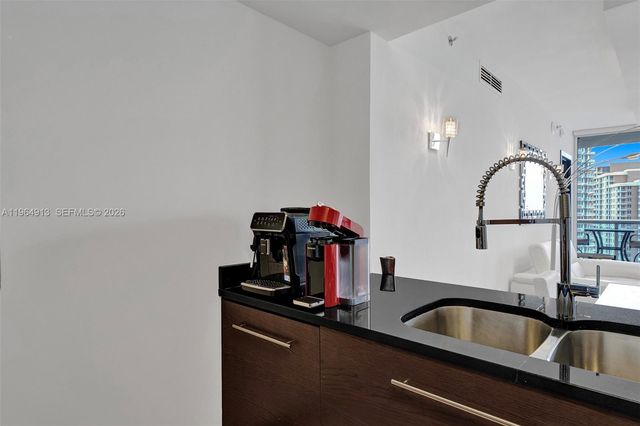 465 Brickell Ave 1905, Miami, FL 33131