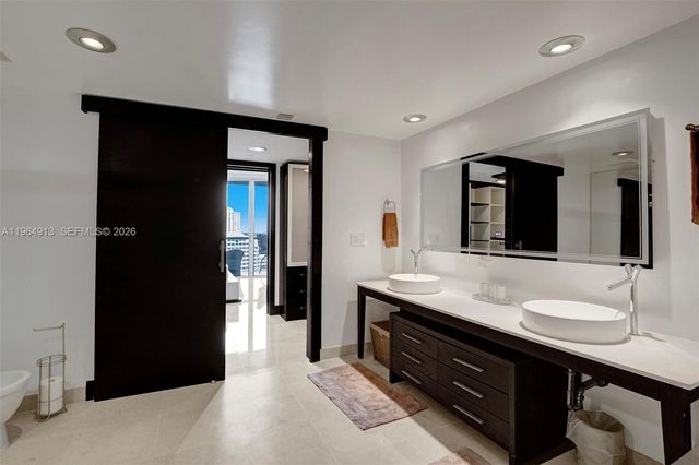 465 Brickell Ave 1905, Miami, FL 33131