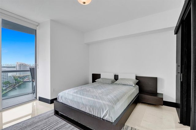 465 Brickell Ave 1905, Miami, FL 33131