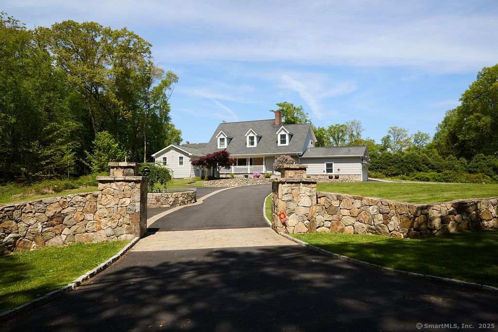 17 Grays Farm Road, Weston, CT 06883