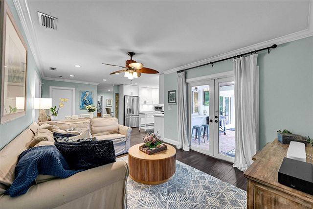 4221 NE 26th Avenue, Lighthouse Point, FL 33064