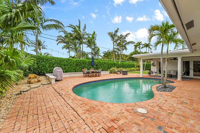 4221 NE 26th Avenue, Lighthouse Point, FL 33064