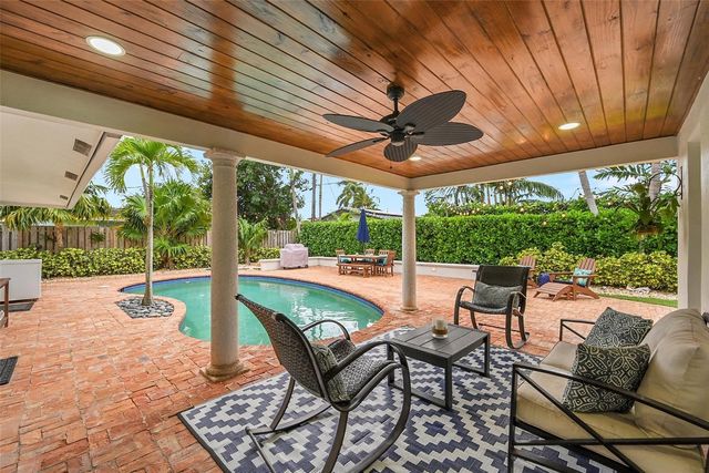 4221 NE 26th Avenue, Lighthouse Point, FL 33064