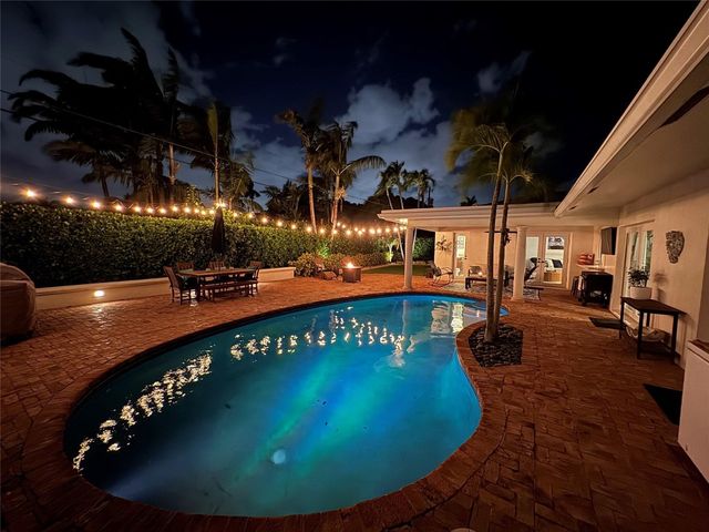 4221 NE 26th Avenue, Lighthouse Point, FL 33064