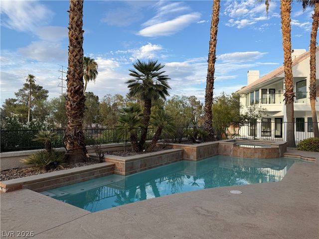 8604 Titleist Circle, Las Vegas, NV 89117