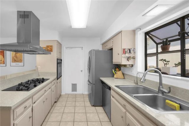9692 Salisbury, Cypress, CA 90630