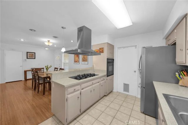 9692 Salisbury, Cypress, CA 90630