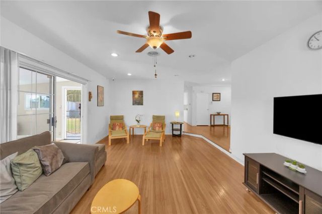 9692 Salisbury, Cypress, CA 90630