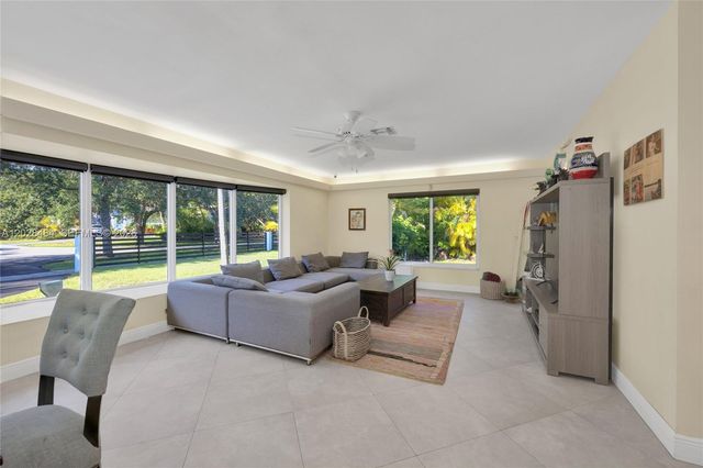 6970 SW 124th St, Pinecrest, FL 33156