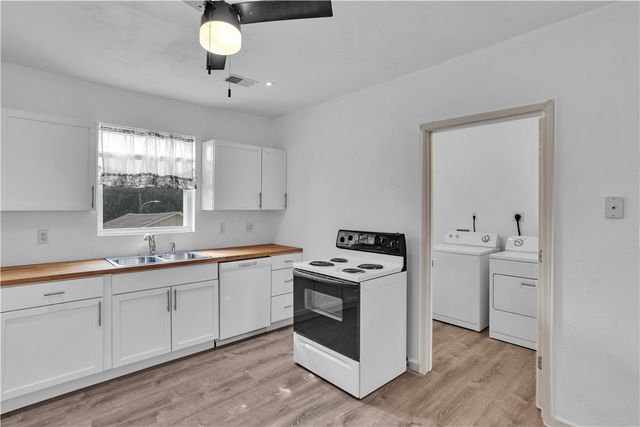 624 DIANTHUS STREET, North Huntingdon, PA 15642