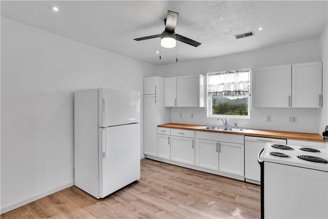 624 DIANTHUS STREET, North Huntingdon, PA 15642