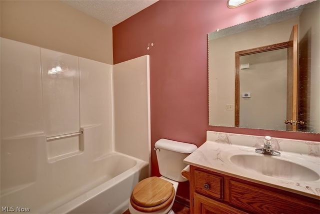 489 Oak Avenue, Strasburg, OH 44680
