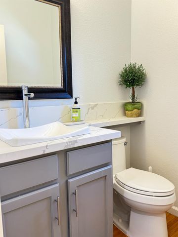 618 W Madrid Lane, Clovis, CA 93619